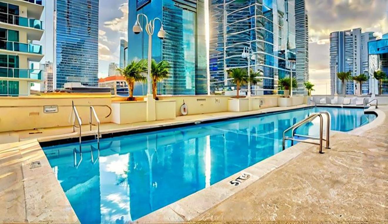 マイアミElegant Centric Vibrant Pool Jacuzzi Free Parkingアパートメント エクステリア 写真